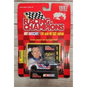 Mark Martin 1997 Edition Racing Champions 1:64 Scale NASCAR Diecast #6 Valvoline